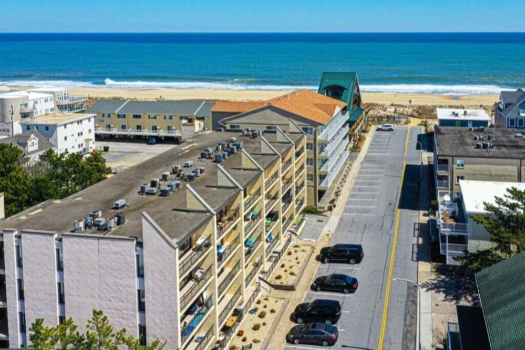 Fun & Comfy Beachside Getaway ~ King Bed ~ Balcony Ocean City Exterior foto